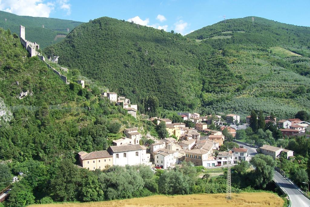 Casale Le Due Querce Vendégház Ferentillo Kültér fotó